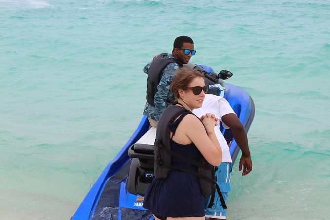 Customizable Half a Day Private Bus Tour in the Bahamas