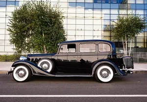 New York City Private Vintage Car Tour and Wine Tasting