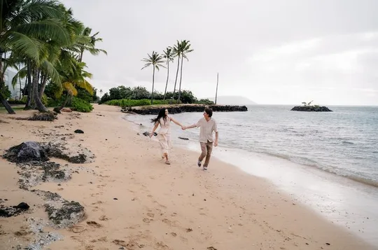 Private Vacation Photoshoot with Photographer in Oahu