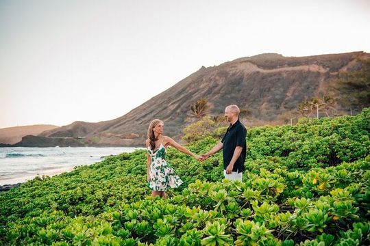 Private Vacation Photoshoot with Photographer in Oahu