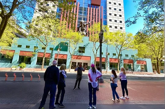 Portland, Oregon Walking Tour: Downtown Sights & Stories