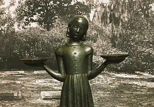 Midnight in the Garden of Good and Evil Walking Tour