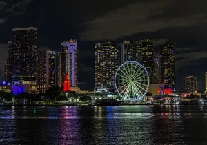 Miami: Adults Only Party Cruise with Two Drinks Included