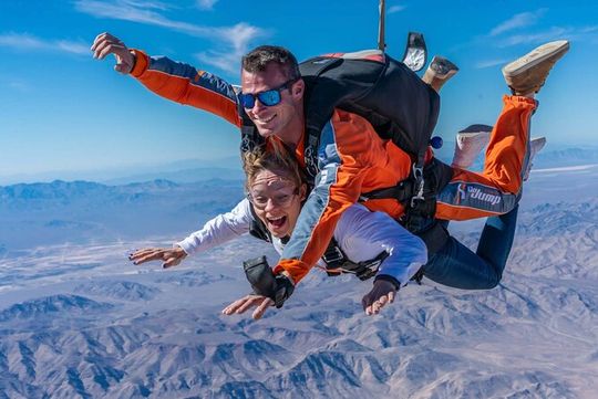 3-Hour Tandem Skydiving in Las Vegas