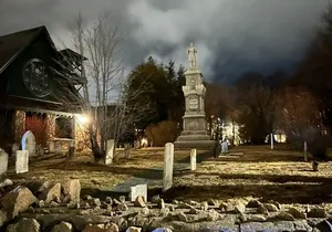 90-minute Ghost Walking Tour in Bar Harbor
