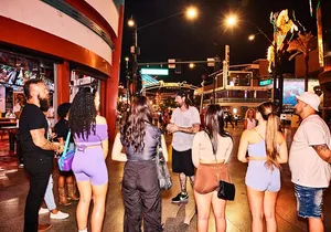 Barcrawl on Fremont Street Tour