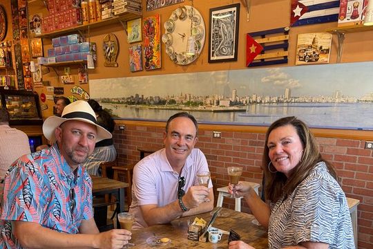 Private Miami City Tour in Tesla with local expert