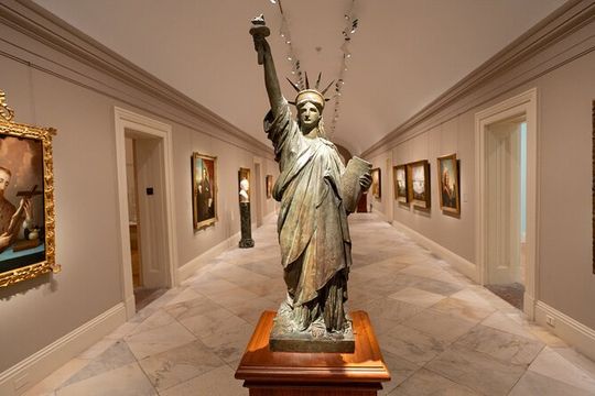 VIP National Archives Skip-The-Line Guided Tour 6 ppl Max