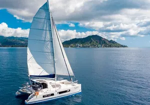 2hr Luxury Private Sailing Catamaran in Waikiki for 1-6 People