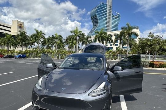 Miami Private Tesla Tour with local driver-guide