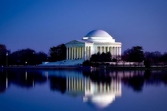 Evening Guided Tour of Washington DC's Most Inspiring Memorials