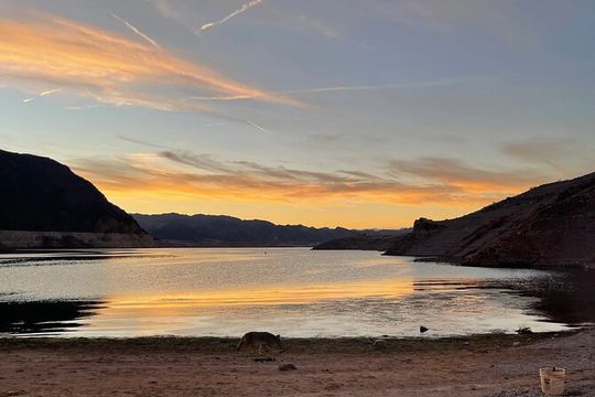 Lake Date for Two: Paddleboard & Picnic by Hoover Dam
