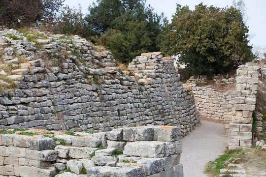 Istanbul to Truva Troy Guided Day Tour with Lunch and Transfers