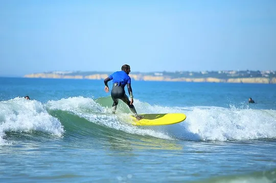 Albufeira: Beginner Surf Lesson at Galé Beach