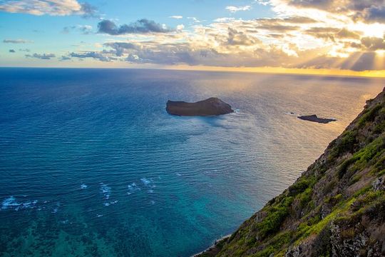 Private Circle Island Oahu Tour with Custom Itinerary