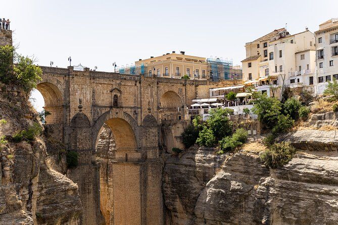 Ronda & Setenil de las Bodegas, land of contrasts /Semi-private
