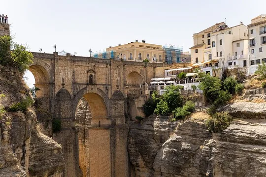 Ronda & Setenil de las Bodegas, land of contrasts /Semi-private