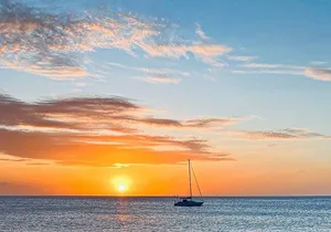 Small Group Waikiki Sunset Sailing Tour