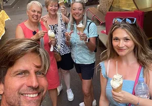 Walking tour of Nice, the old town & the Coline du Château