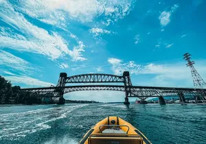 Vancouver City and Waterfall Waterfront Sightseeing Boat Tour