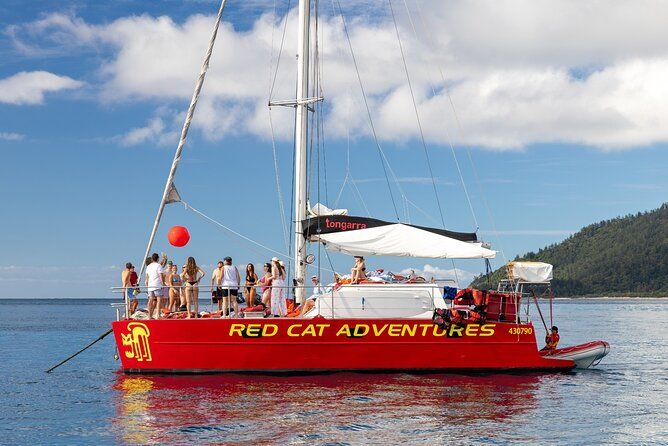 Full-Day Whitsunday Sail and Snorkel Adventure with Lunch