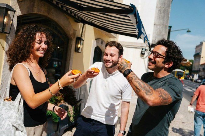 Lisbon Private 5-Hour Eco Tuk-Tuk Tour with Local Tastings