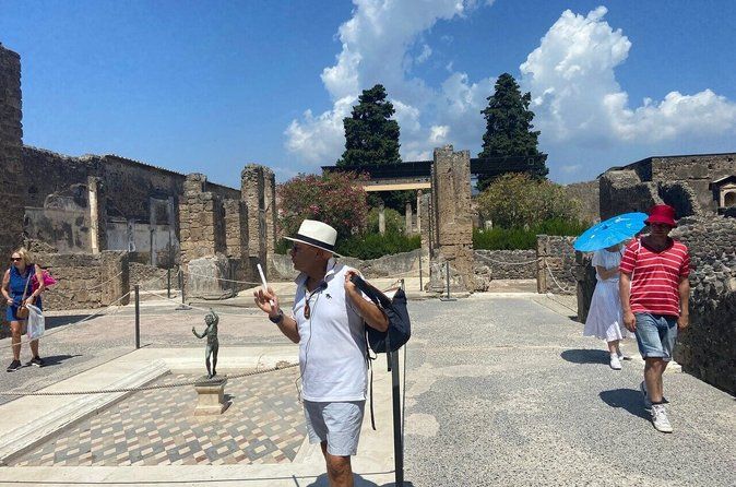 Pompeii Express Guided Tour by Train from Sorrento