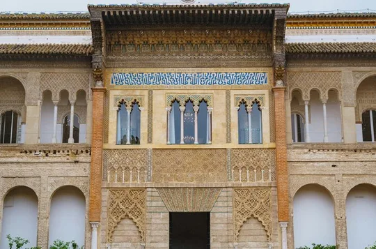 Private Walking Tour Alcazar and Cathedral in Sevilla