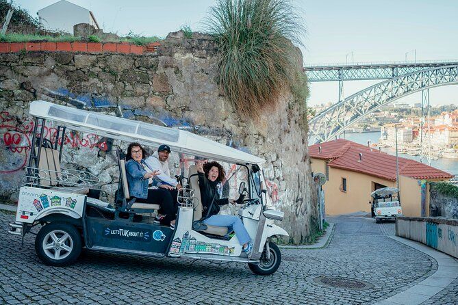 Porto Tuk Tuk: Clérigos, Seaside & Viewpoints - with Options