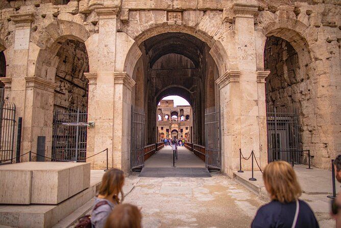 Express Colosseum: Semi-Private Guided Tour with Max 6 People