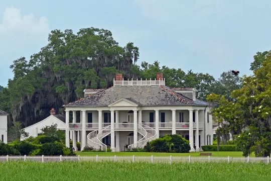 Private City Tour with Exclusive Access to Evergreen Plantation