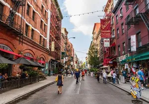 True Crime NYC: Mafia Walk w/Ret. NYPD Detective and Local Food