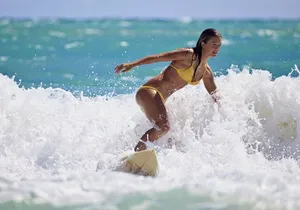 2 Hour Group Surf Lesson in Miami Beach