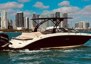 2-Hours Private Miami Boat Tour With Champagne