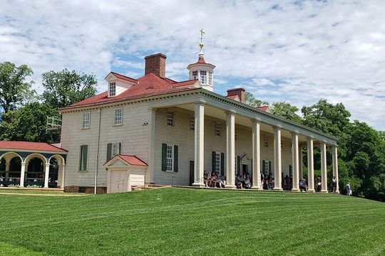 Private Mount Vernon Tour for up to 10 Guests