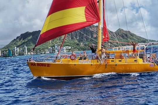 South Shore Open Sail from Kewalo Harbor Including Drinks