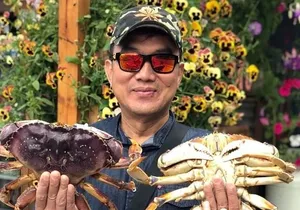 Icy Strait Village Tour and Crab Feast