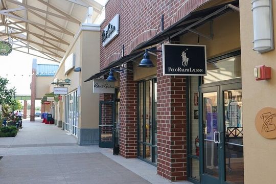 Private Shopping Tour from Philadelphia to Philadelphia Outlets