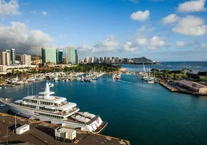 Private Town Tour with a Local from Honolulu to Diamond Head