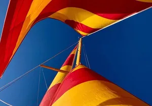 Honolulu Sunset Sail from Kewalo Harbor Including Drinks
