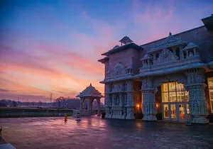 BAPS Mandir & Longwood Gardens 1-Day Tour from NY | Kids 50% Off