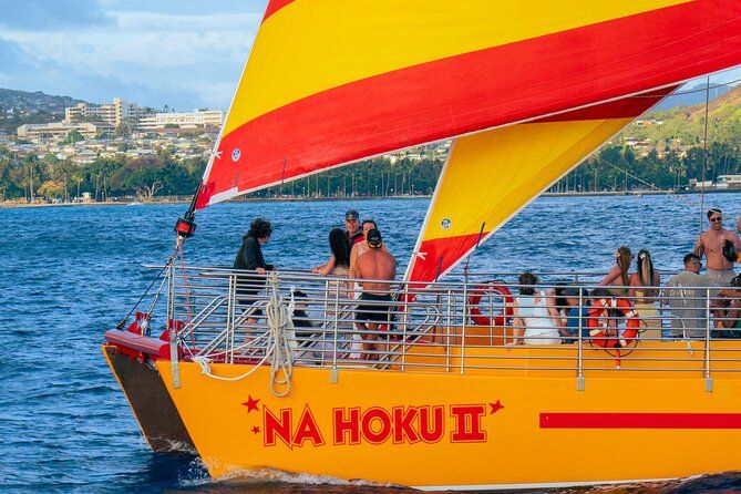 Honolulu Sunset Sail from Kewalo Harbor Including Drinks