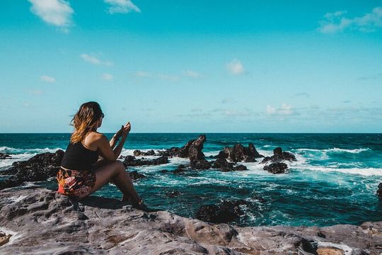 Full Day Small Group Tour of Maui Waterfall, Beach and Hana