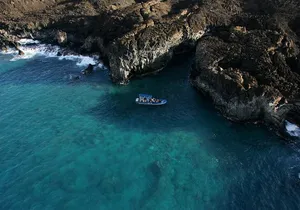 All-Inclusive 5.5 hr La Perouse Bay & Molokini Sea Cave Boat Tour