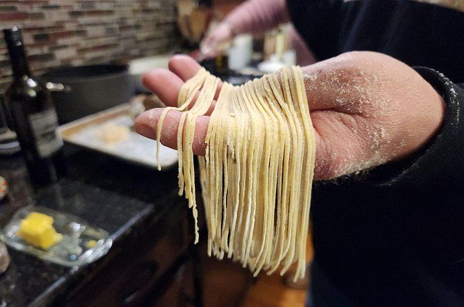 PRIVATE Chicago-Style Pizza or Pasta Cooking Class Near Chicago