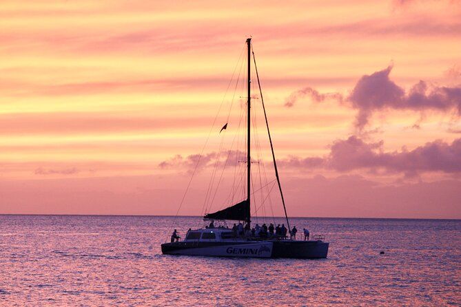 Maui: Coast of Ka'anapali Beach Sunset Dinner Sail