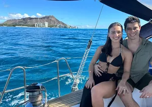 Waikiki private Day Tour and Sunset sail for couples