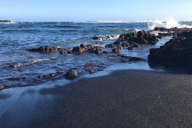 Private Big Island Kona Volcanoes and Waterfalls Tour