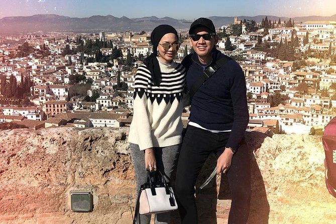 Granada: Skip-the-Line Alhambra Guided Tour with Nasrid Palaces