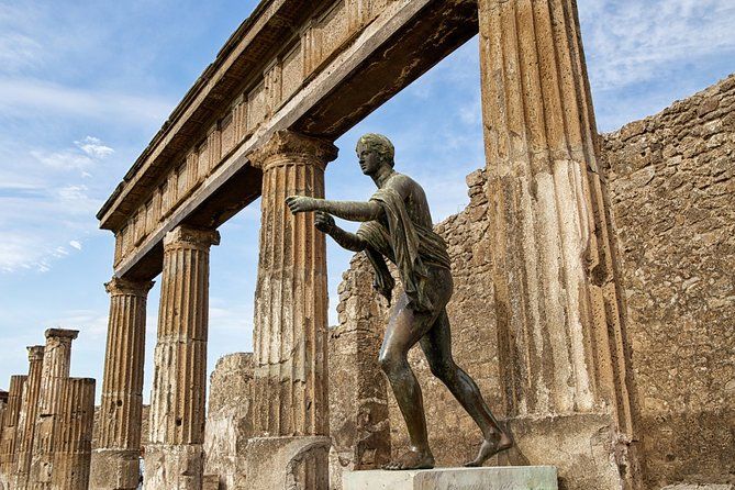 Full-Day Private Guided Tour to Pompeii from Rome with Lunch